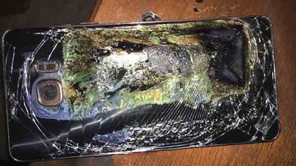 Samsung Galaxy A21 Explosion Leads Emergency Evacuation From Airplane Samsung Galaxy A21 Explosion Leads Emergency Evacuation From Airplane