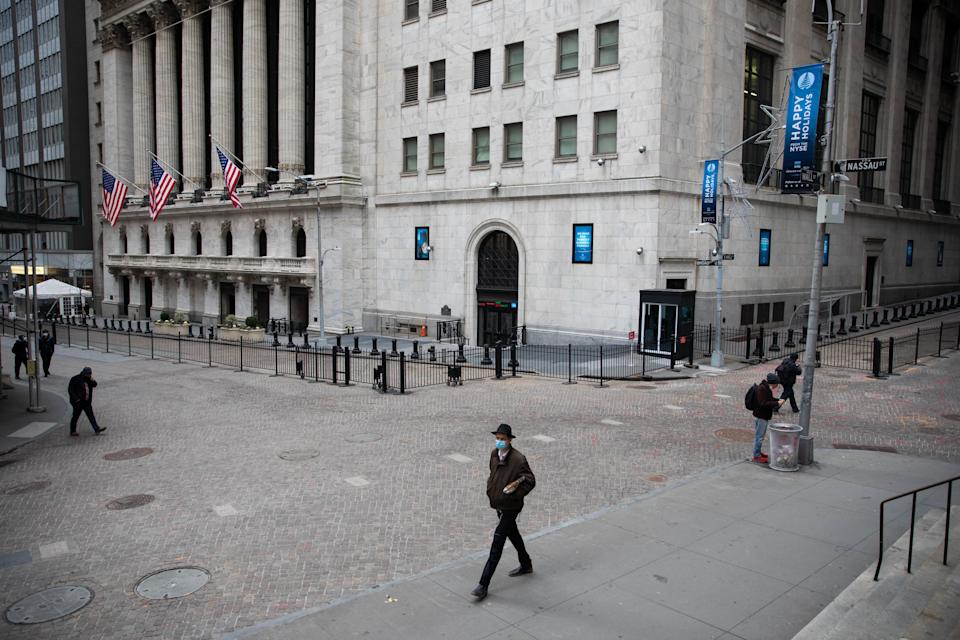 NEW YORK, Jan. 8, 2021 -- Pedestrians walk in front of the New York Stock Exchange NYSE, in New York, United States, Jan. 8, 2021. U.S. employers slashed 140,000 jobs in December, the first monthly decline since April 2020, as the recent COVID-19 spikes disrupted labor market recovery, the Labor Department reported Friday.
The unemployment rate, which has been trending down over the past seven months, remained unchanged at 6.7 percent, according to the monthly employment report. (Photo by Michael Nagle/Xinhua via Getty) (Xinhua/Michael Nagle via Getty Images)