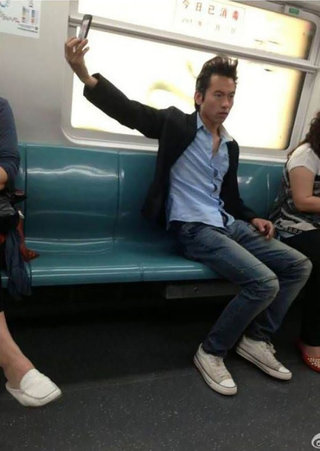 The Worst Selfies Of All Time image 47